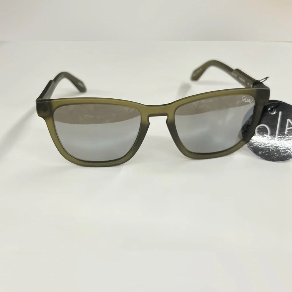 - - Quay Australia HARDWIRE Olive/Silver
